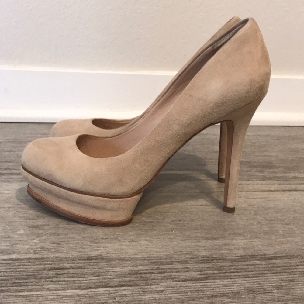 BCBG MaxAzria tan suede platform high heels, 7.5